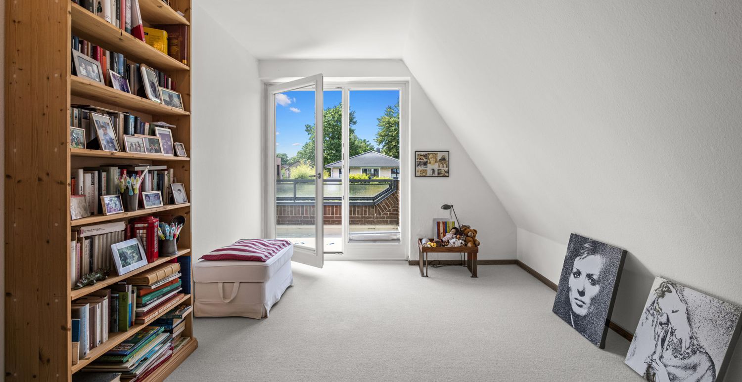 Kinder-, Gästezimmer mit Balkon