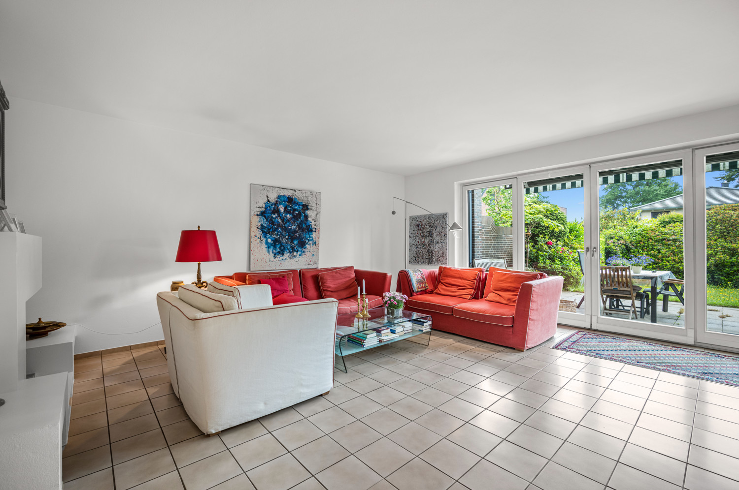 Wohnzimmer mit Terrassenzugang