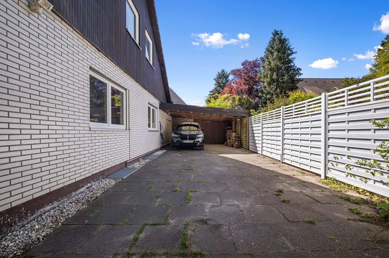 Doppelcarport mit Wallbox