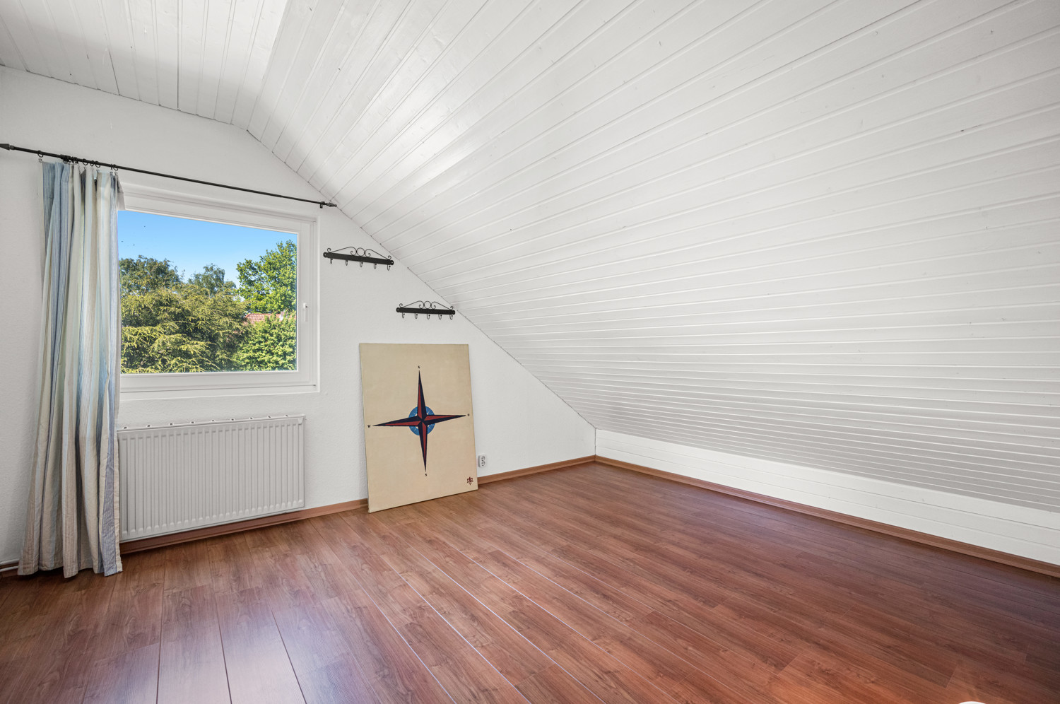 1/2 Zimmer 1 im Obergeschoss
