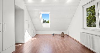 von_poll_real_estate_property_25101011_image_18