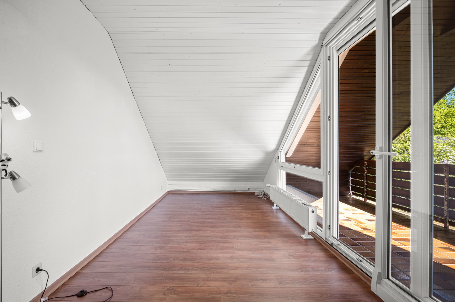 mit Zugang zur Loggia