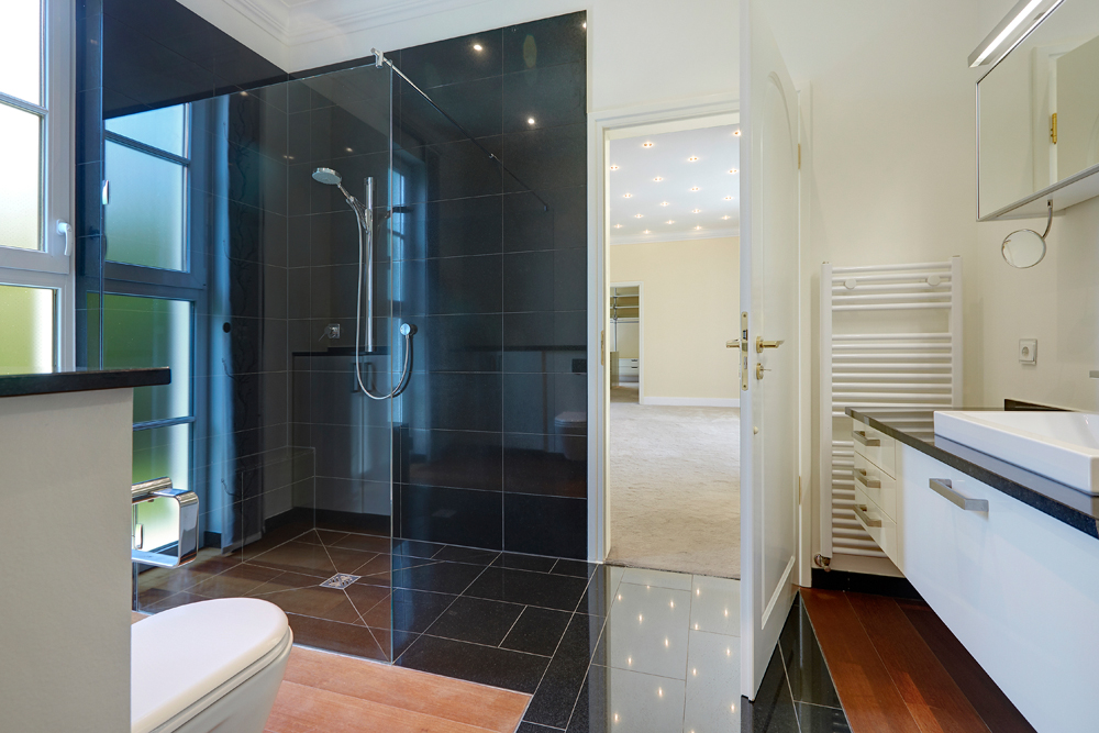 Extra-Duschbad / Master-Bedroom
