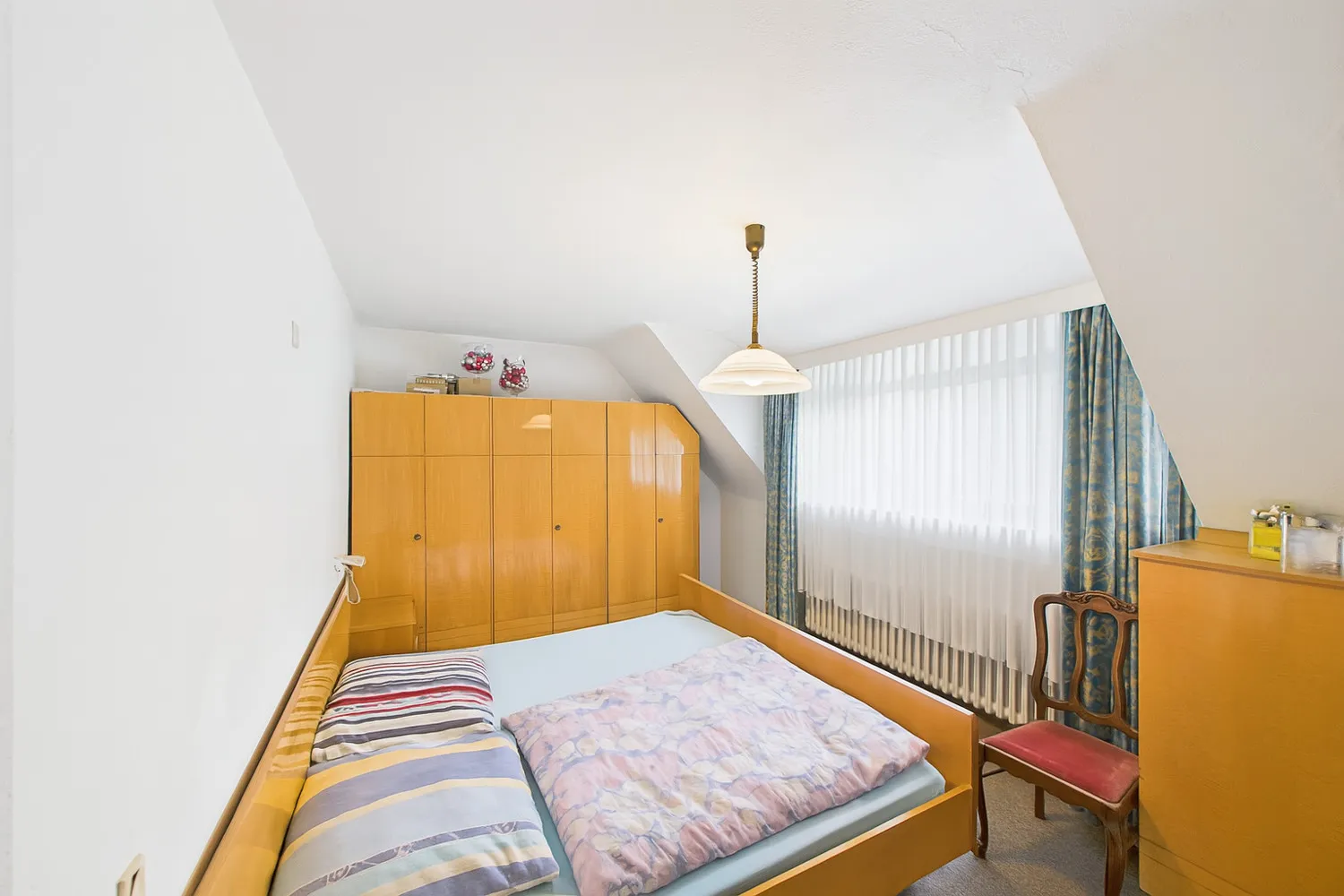 Schlafzimmer - mit KI bereinigt