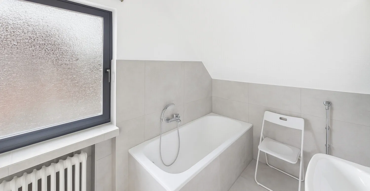 Badezimmer - Wohnbeispiel mit KI