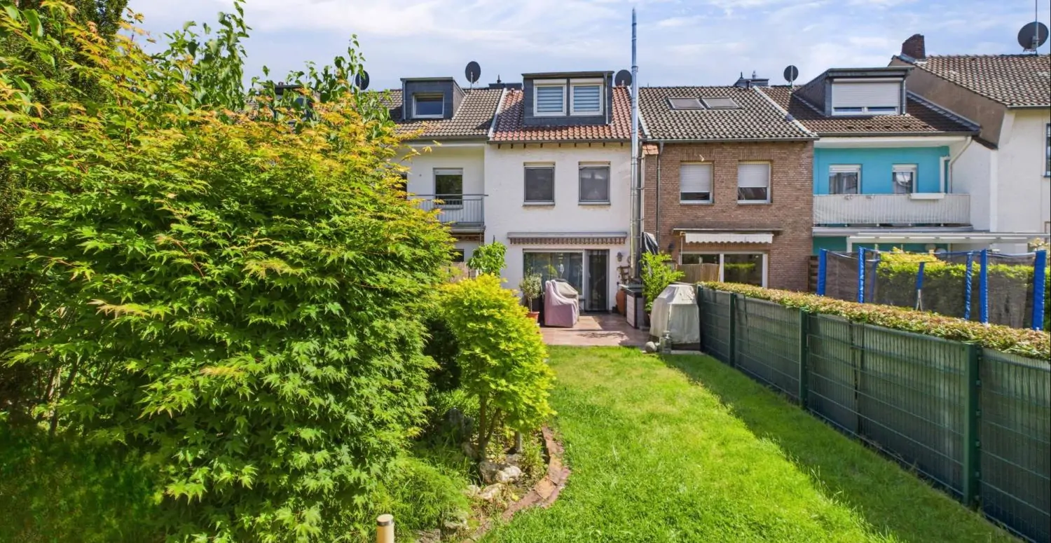 Toplage Dellbrück: Reihenhaus mit idyllischem Garten nahe der beliebten Dellbrücker Hauptstraße