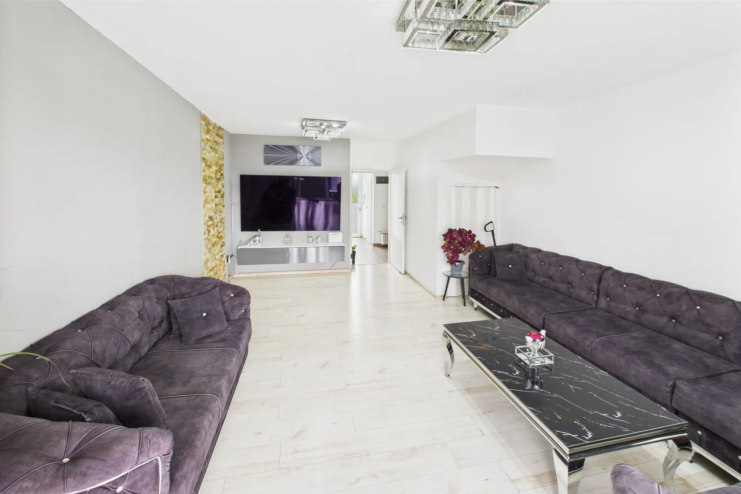 Renovated 3-room maisonette apartment with 2 balconies – Ideal investment property