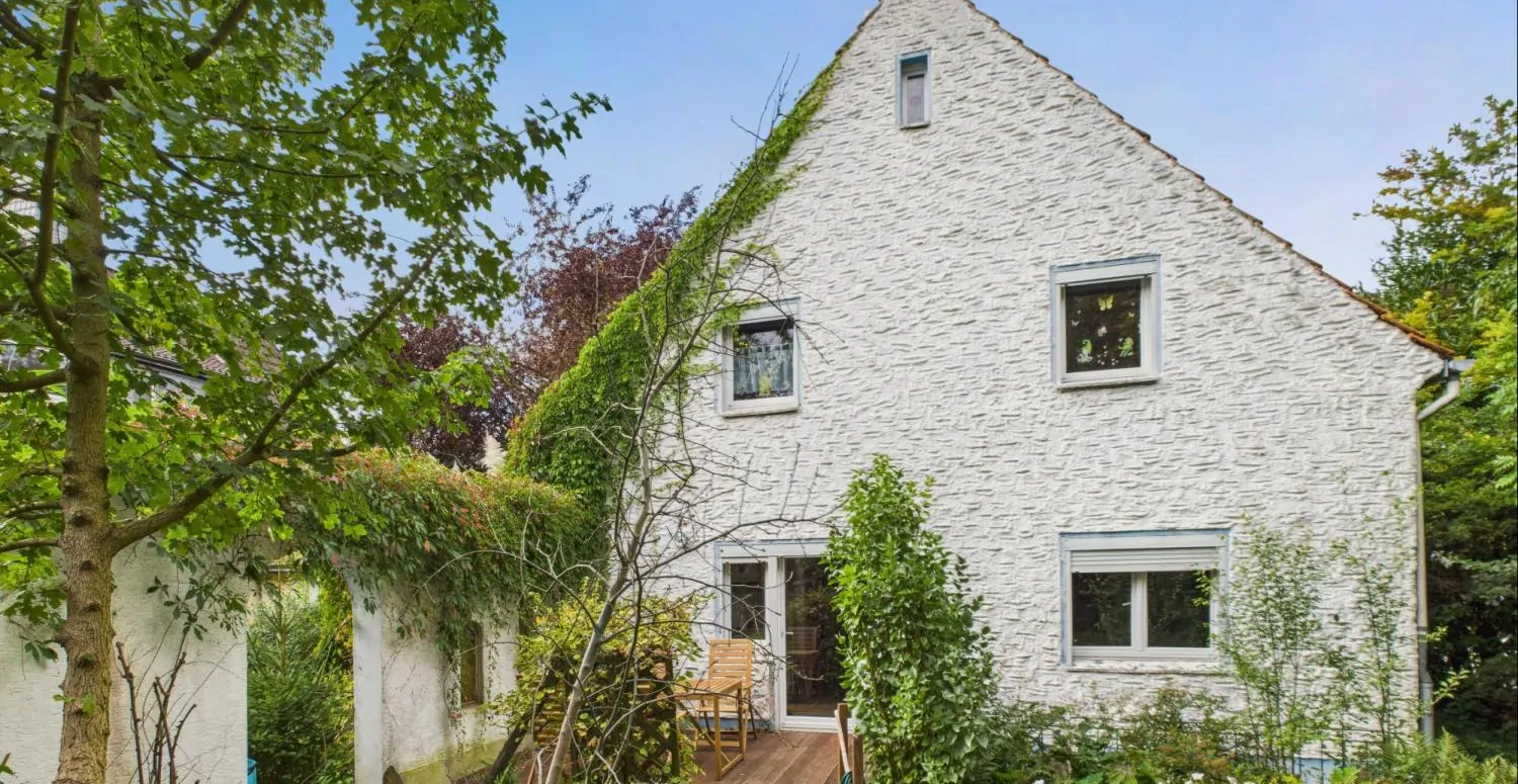 Freistehendes Einfamilienhaus in ruhig gelegener Straße mit Entfaltungspotenzial