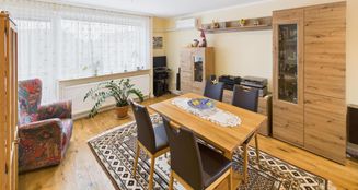 von_poll_real_estate_property_25390036_image_0