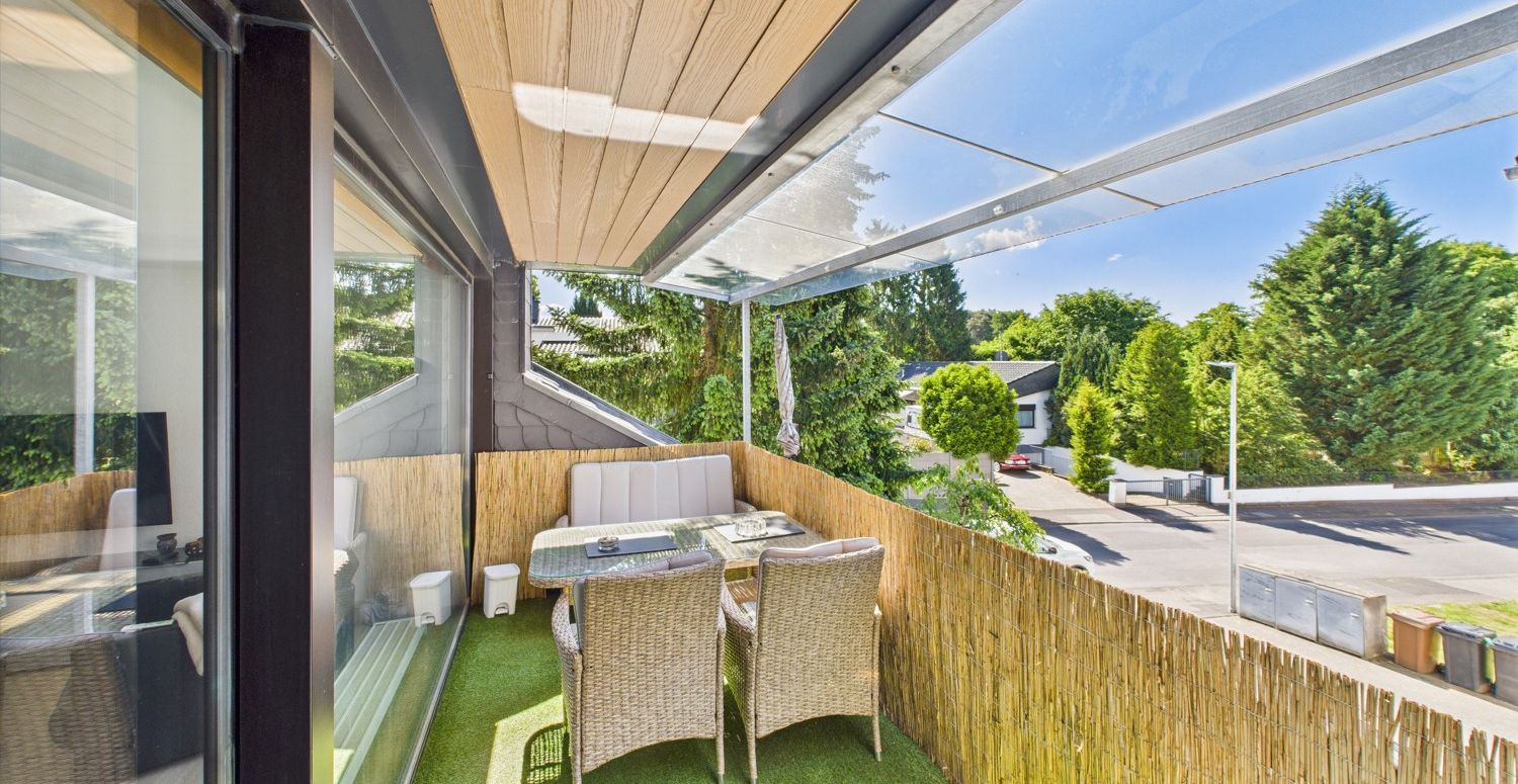 Balkon DG links
