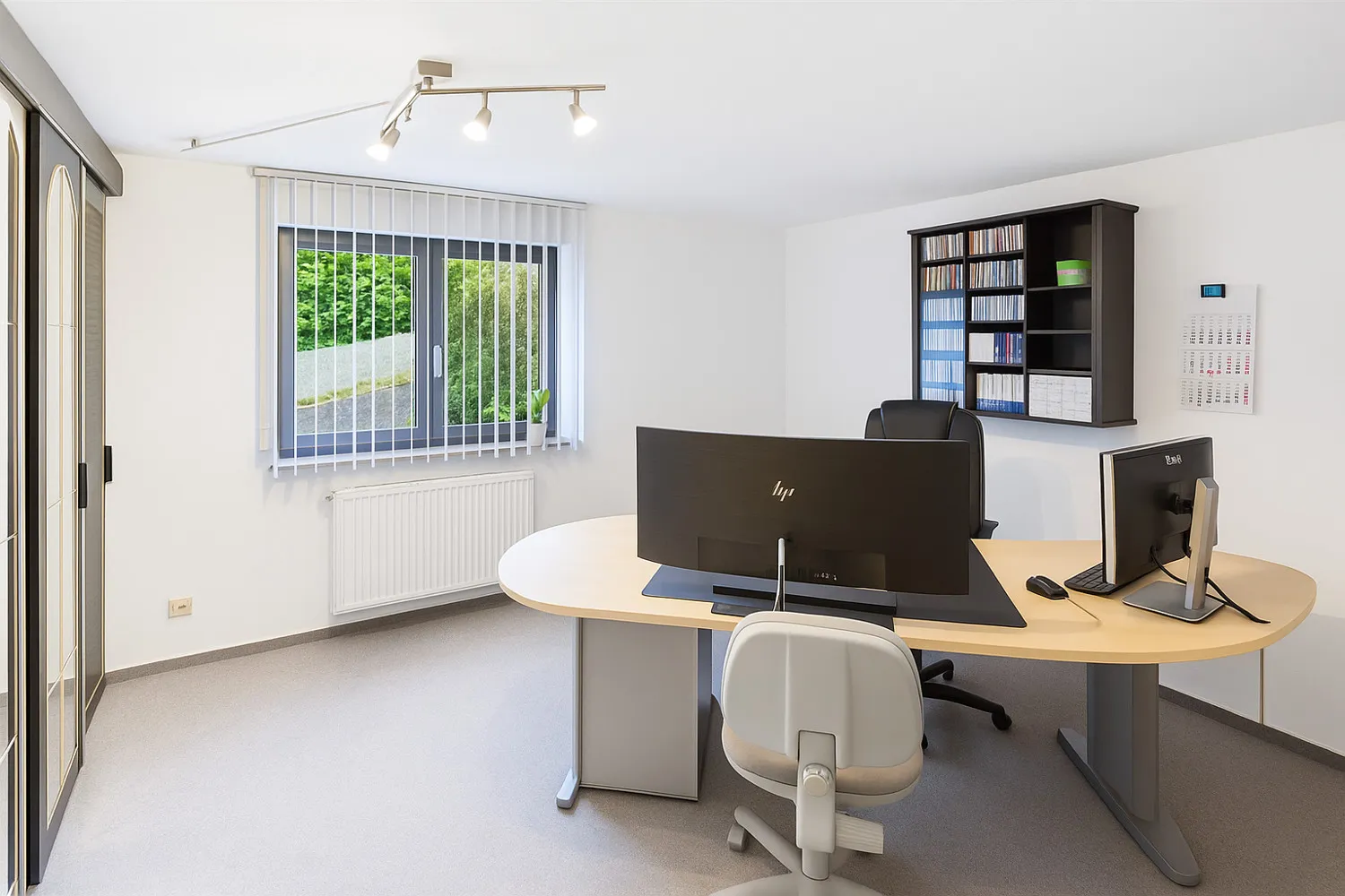 Büro Souterrain (mit ki generiert)