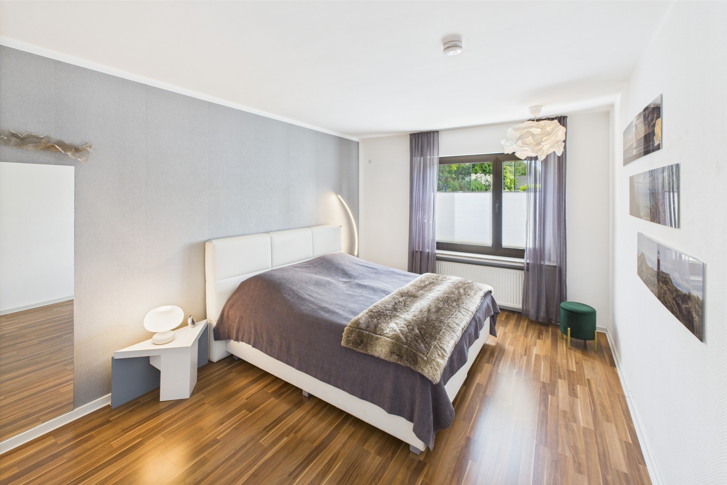 Schlafzimmer Parterre links