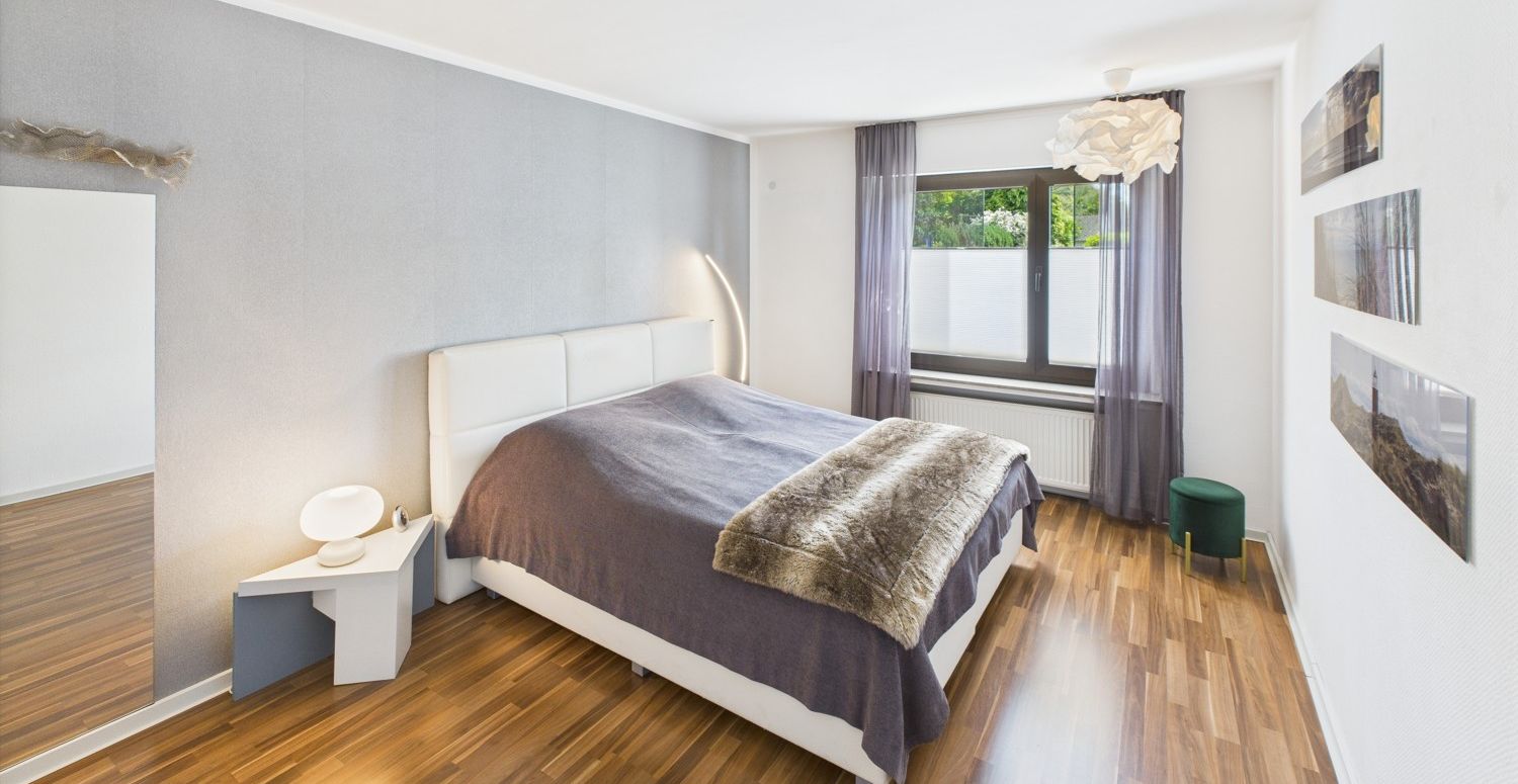 Schlafzimmer Parterre links