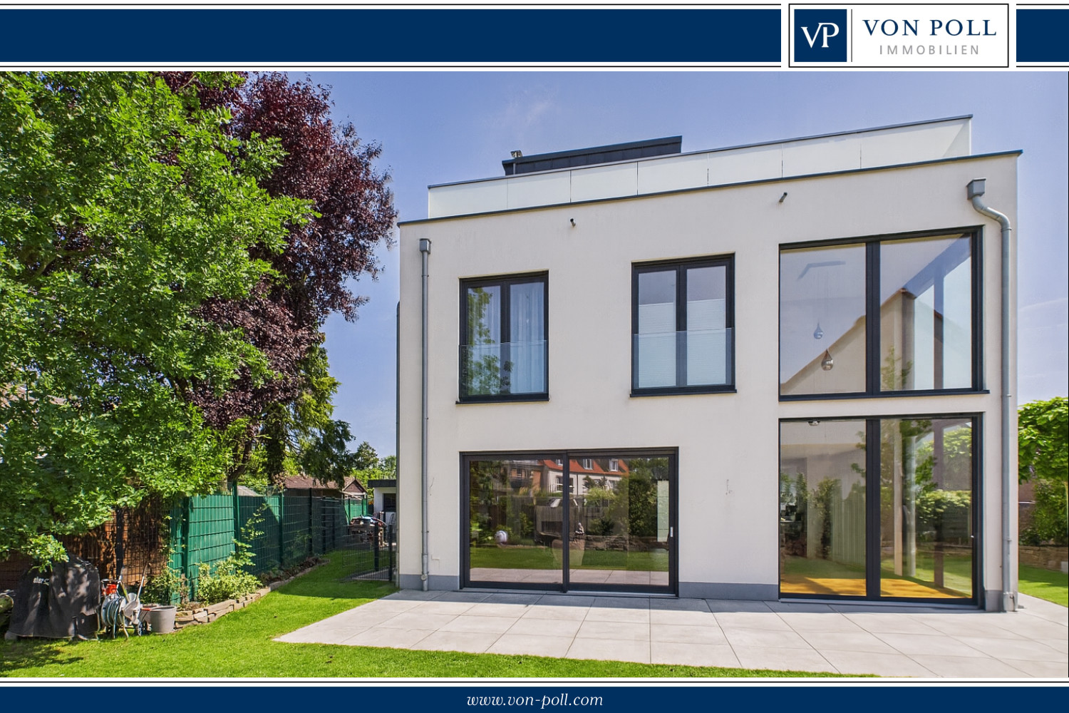 Freistehendes Architektenhaus mit Traumgarten, Dachterrasse & Doppelgarage in Sackgassenlage