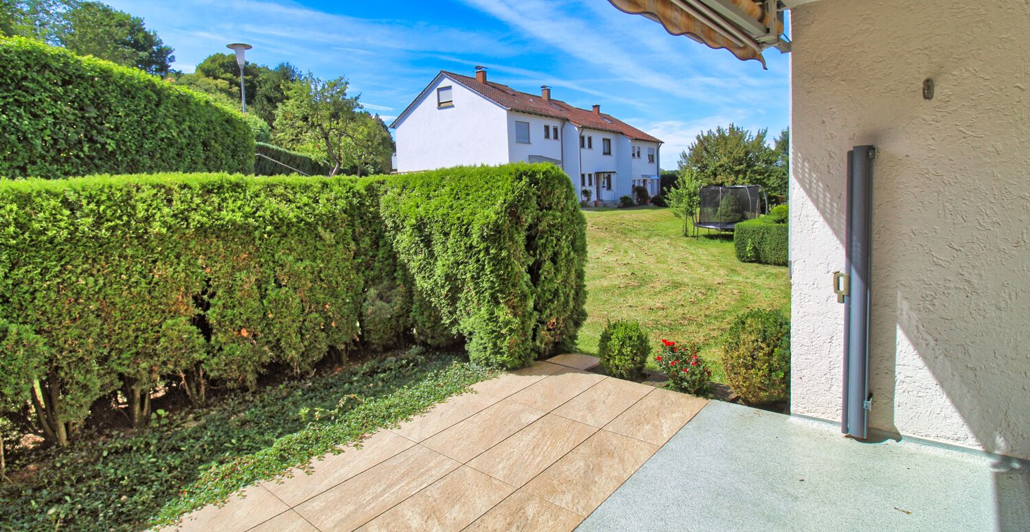 Halbüberdachte Terrasse Bild 1