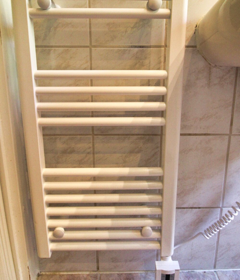 Tageslicht-Badezimmer Handtuchheizkörper