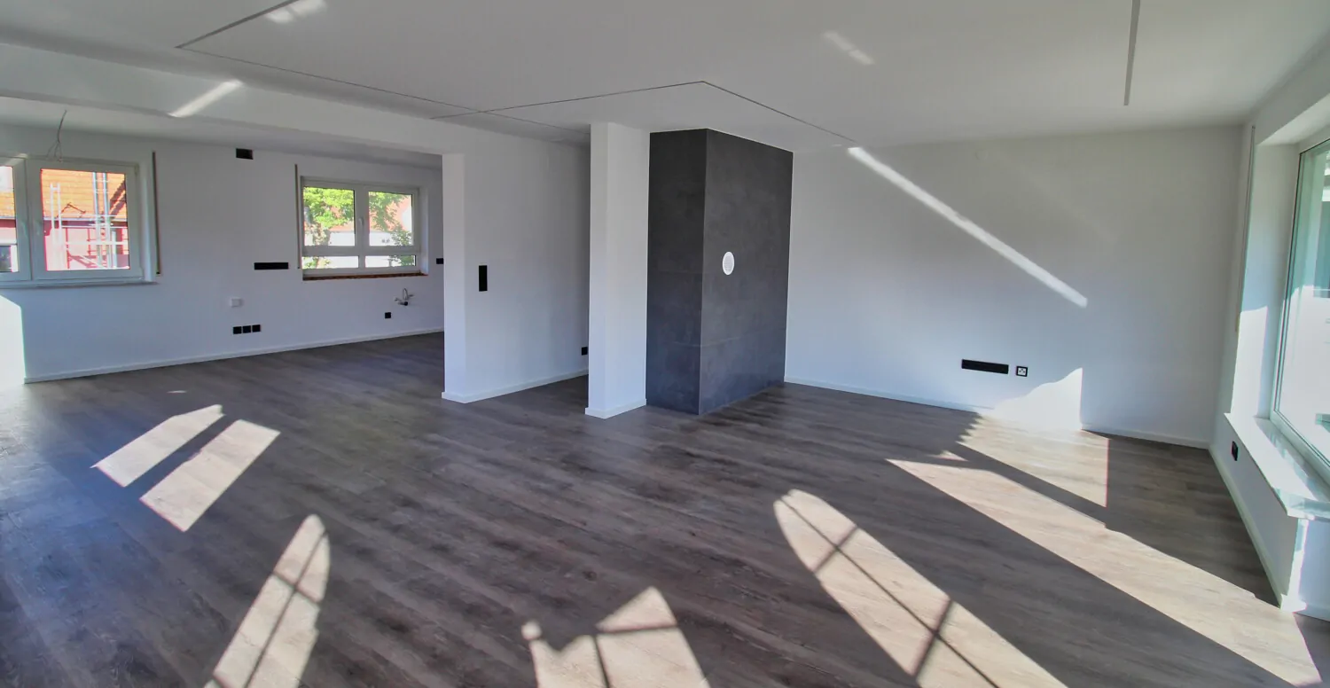 Wohn- und Essbereich mit offener Küche Bild 2 OG