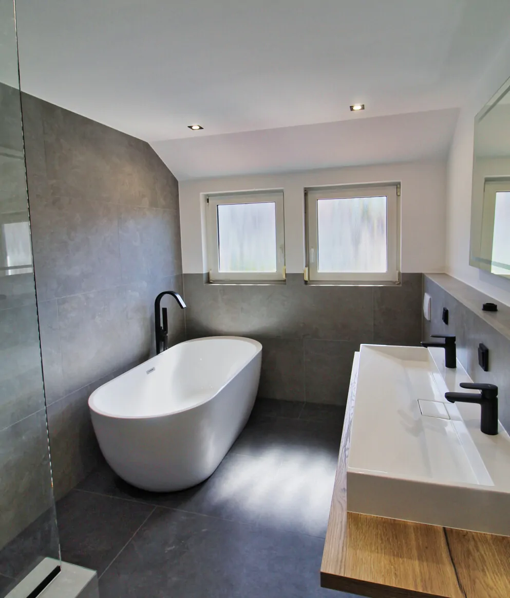 Tageslicht-Badezimmer Bild 1 DG