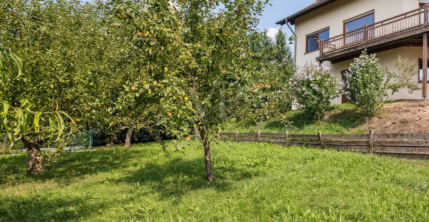 Garten mit Obstbaumbestand