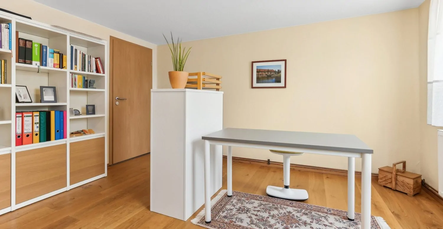 Büro bzw. Gästezimmer im Erdgeschoss