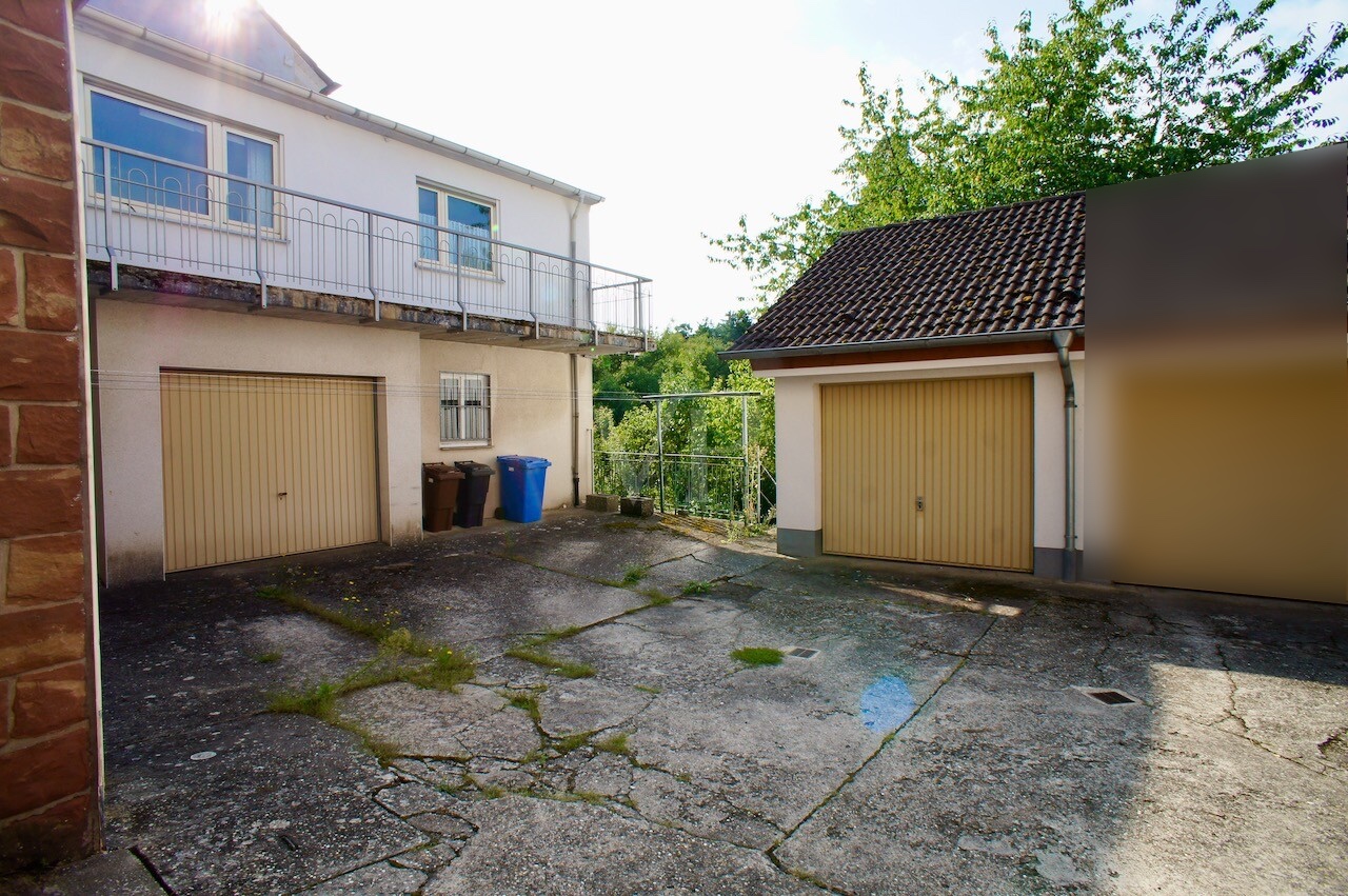 Garagen und Innenhof