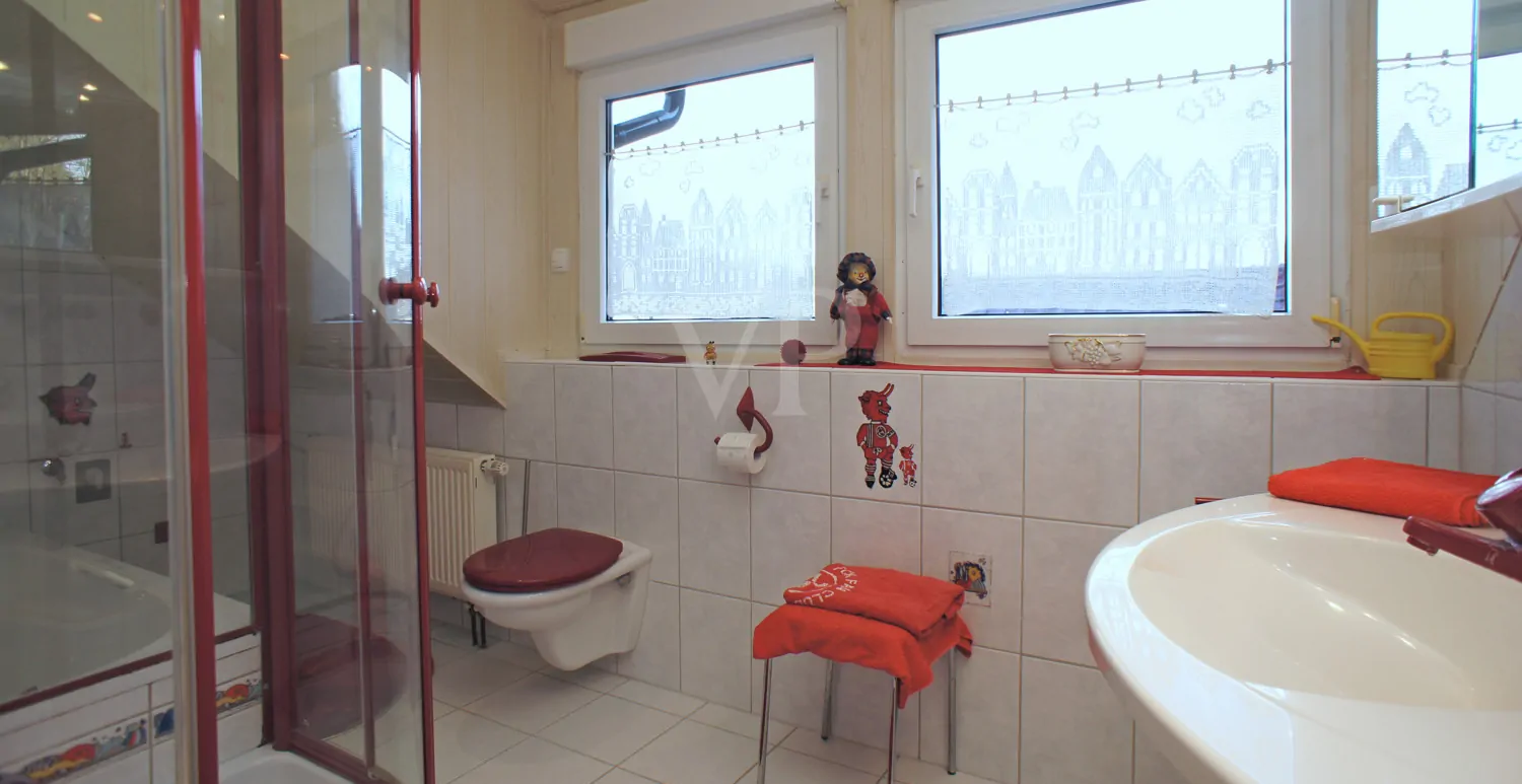 Badezimmer im Dachgeschoss