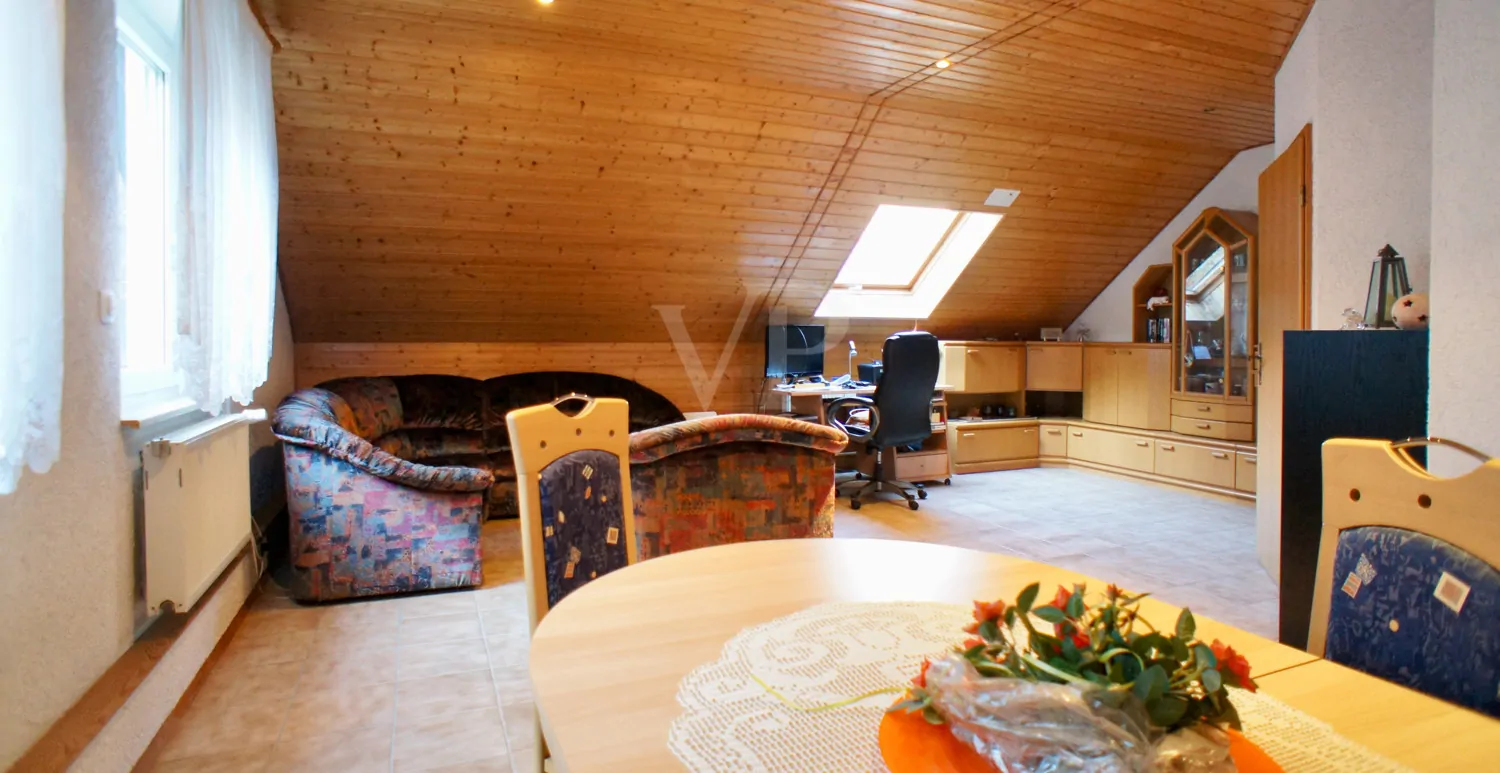 Wohn- und Esszimmer im Dachgeschoss