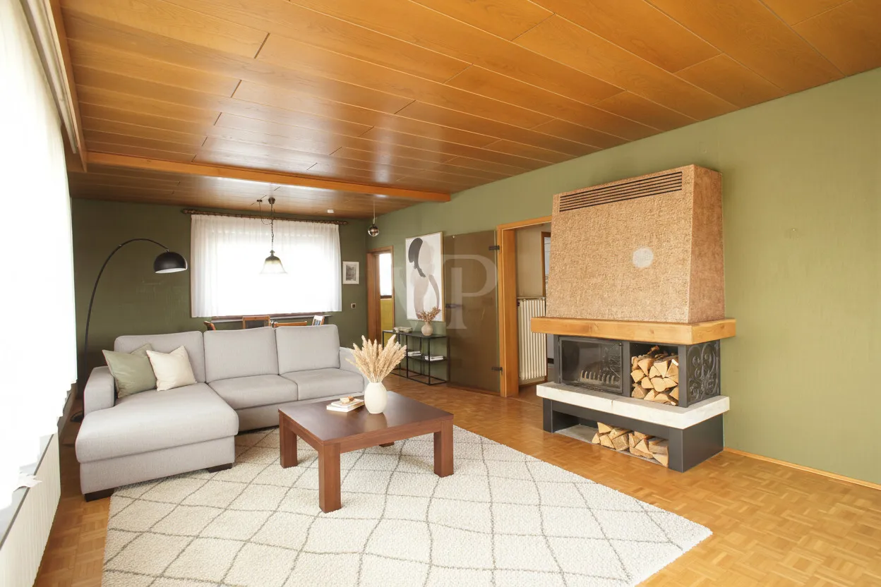 Well-maintained detached house with granny flat, large garden and fantastic views over the city