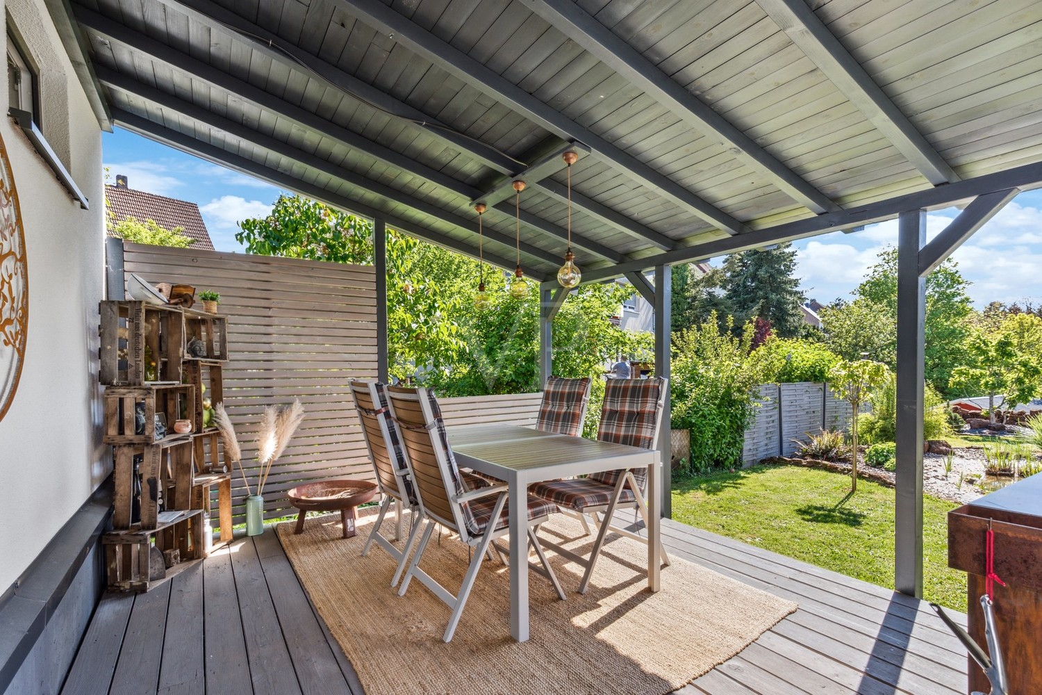 Überdachte Terrasse zum Garten
