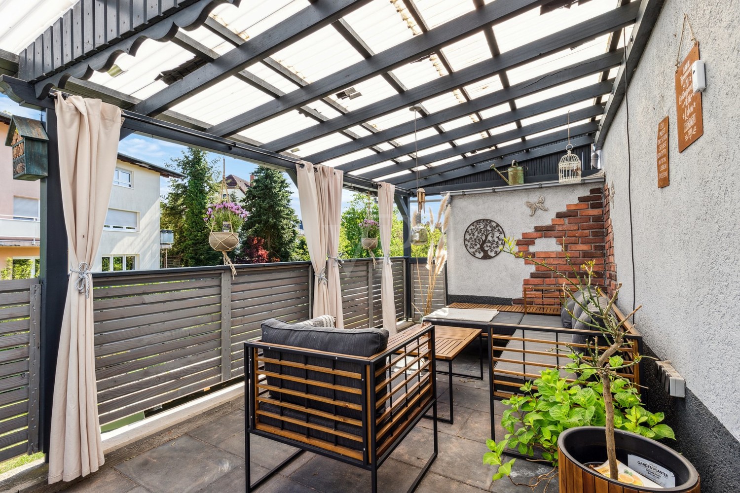 Überdachte Lounge