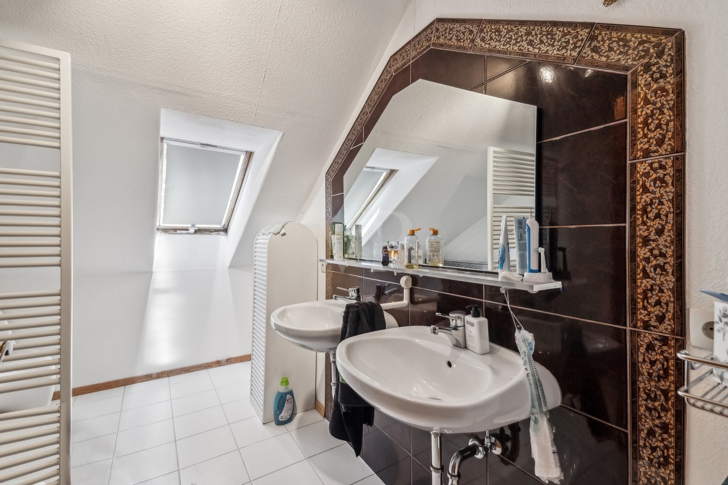 Badezimmer  - Wohnung im Dachgeschoss
