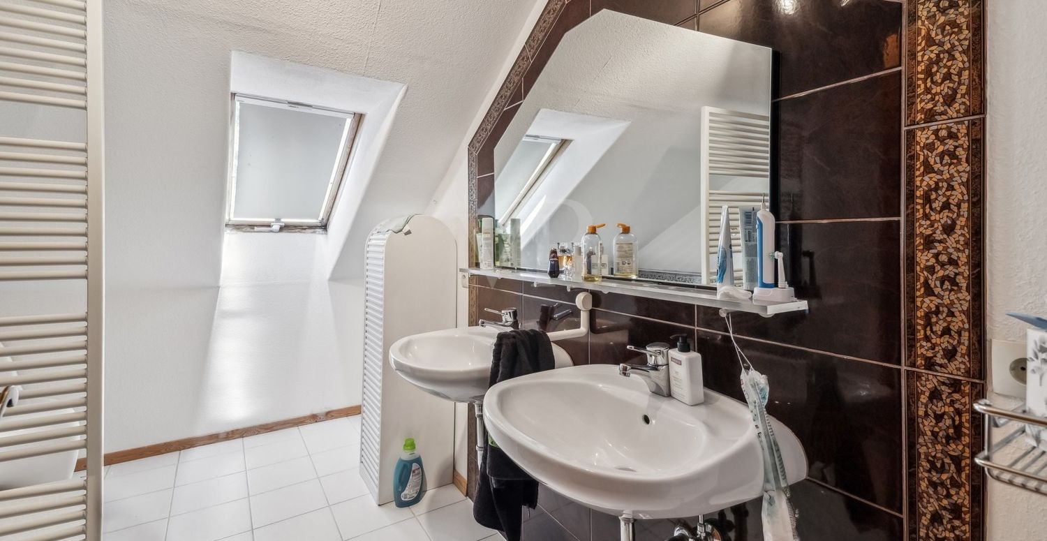 Badezimmer  - Wohnung im Dachgeschoss