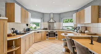 von_poll_real_estate_property_25419016_image_1