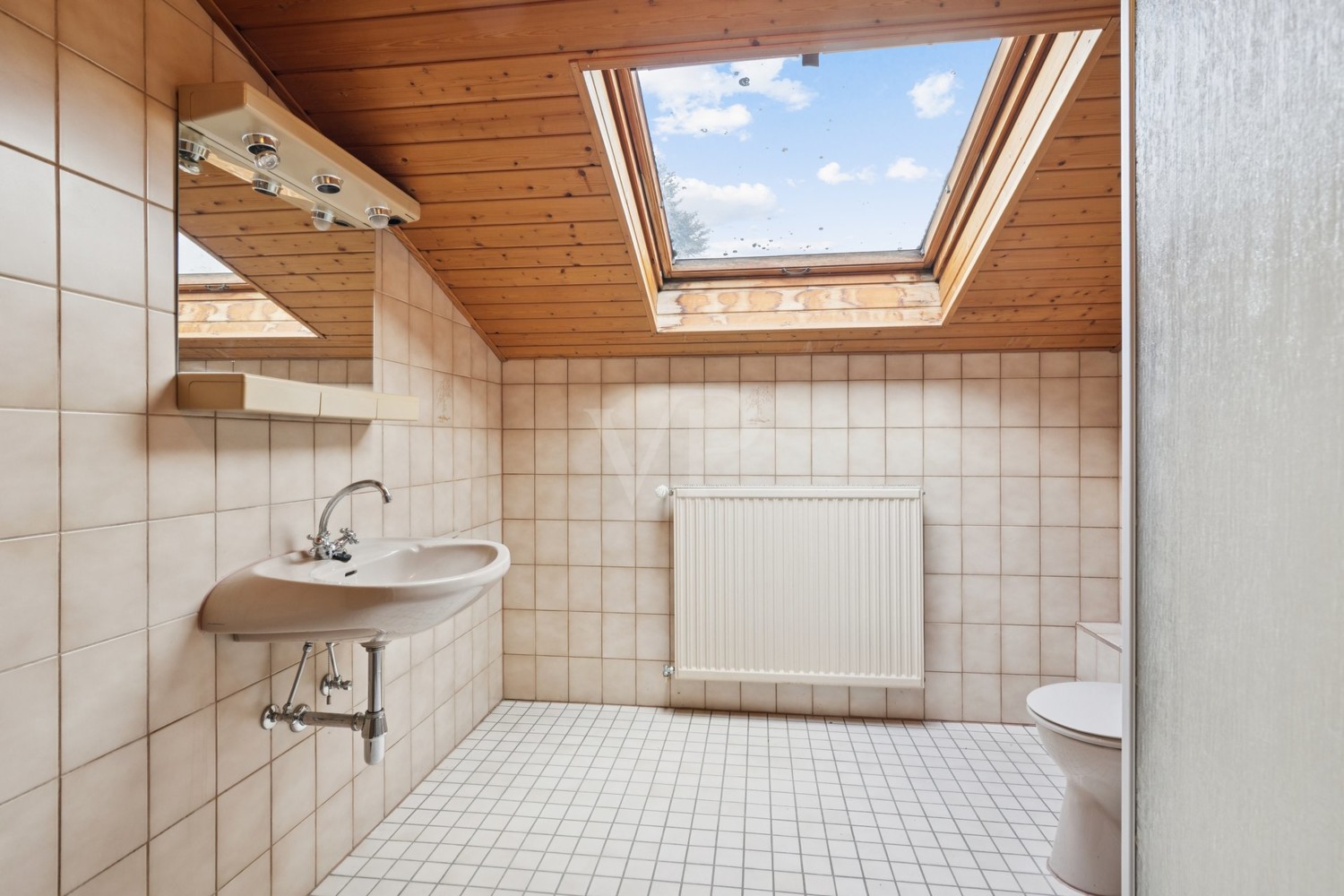 Badezimmer mit Dusche