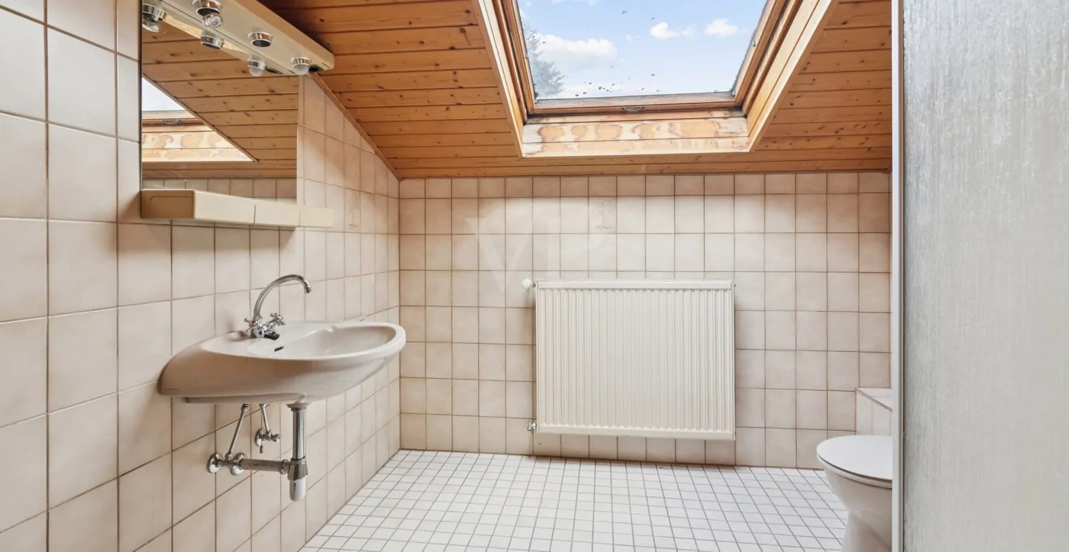 Badezimmer mit Dusche