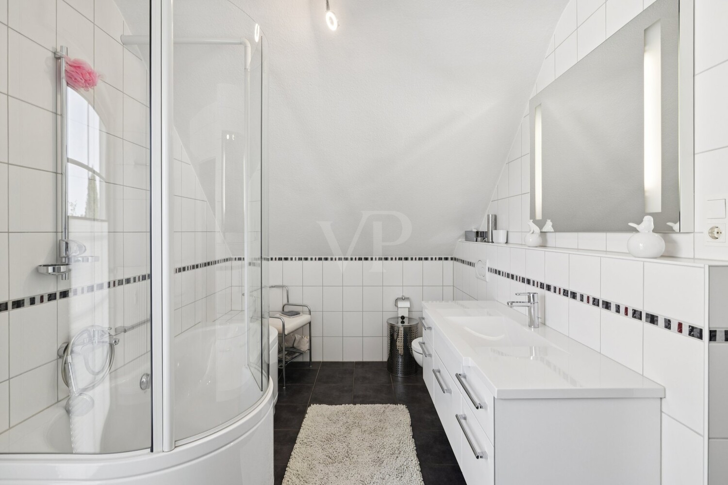 Badezimmer im Dachgeschoss