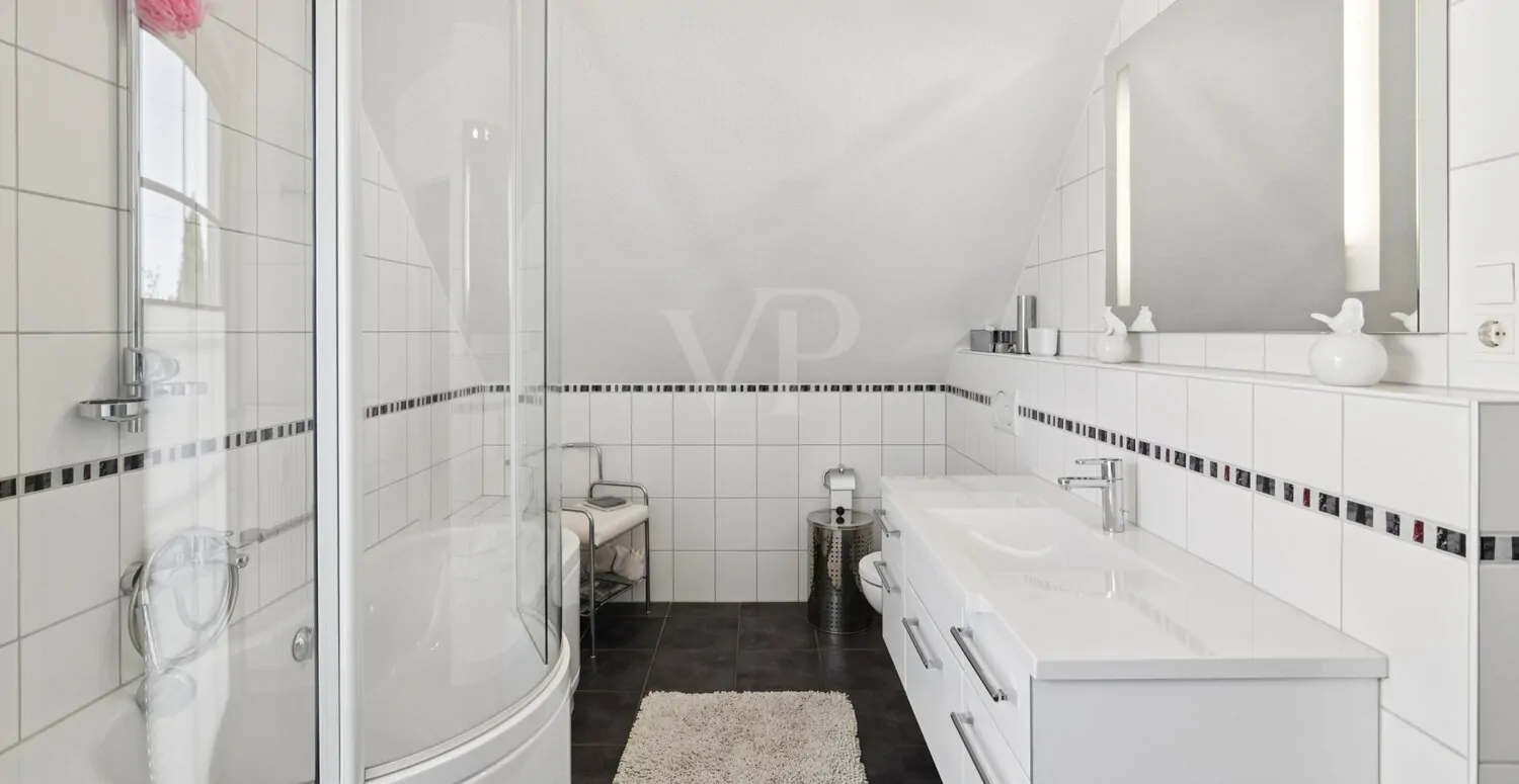 Badezimmer im Dachgeschoss