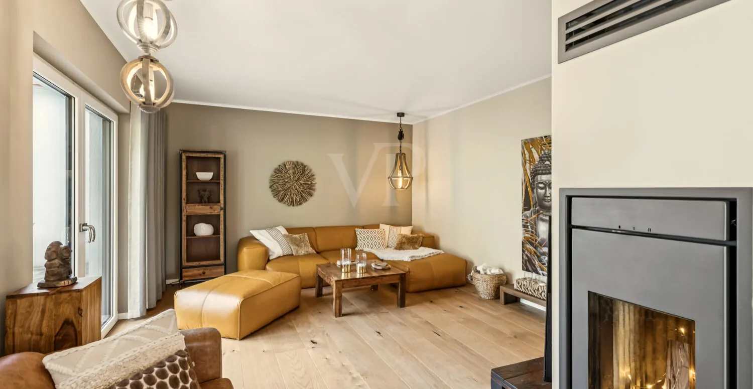 Wohnzimmer mit Kamin