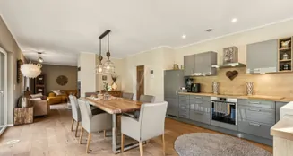 von_poll_real_estate_property_25419025_image_1