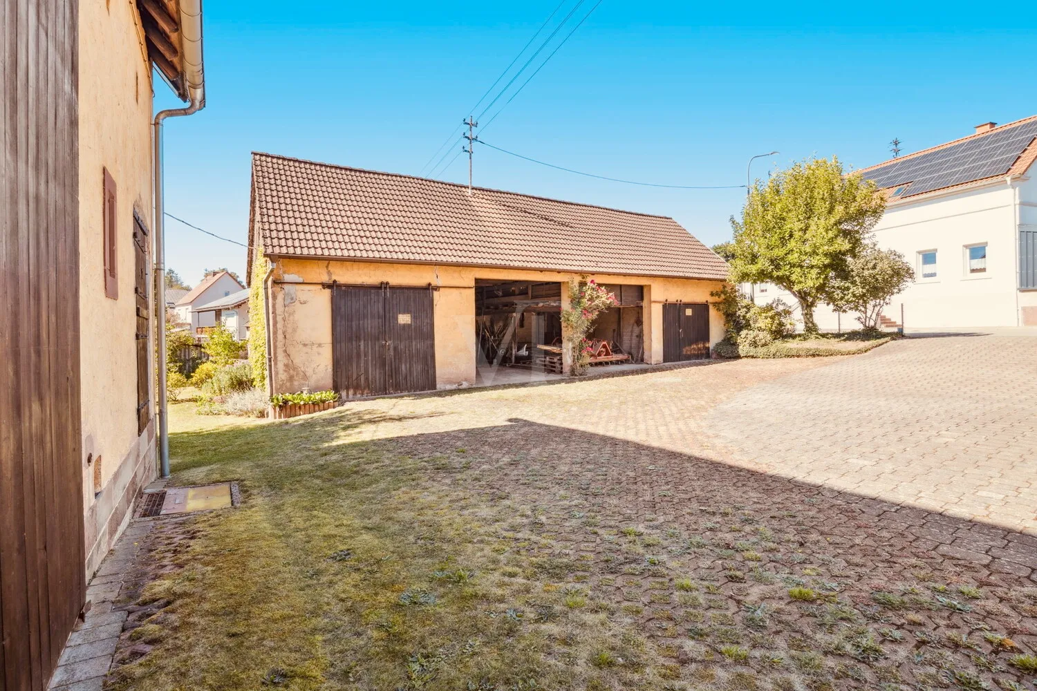 Garage und Nebengebäude