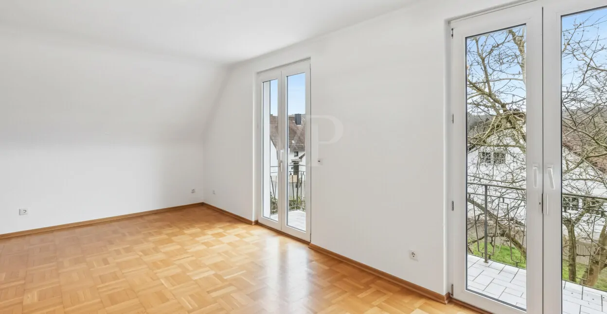 Zimmer 1 im Dachgeschoss mit Balkon