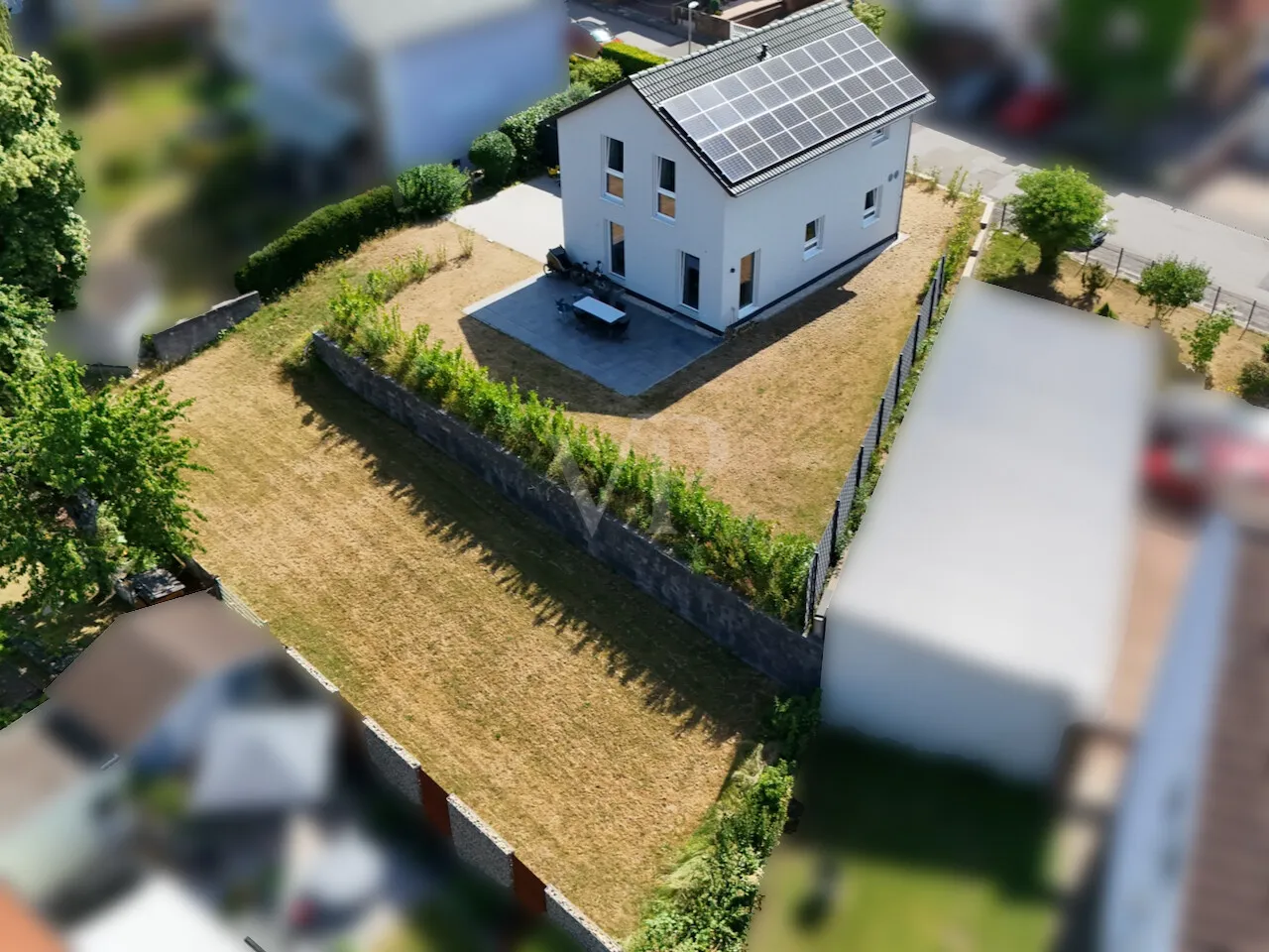 Großes Grundstück mit Blick über die Stadt