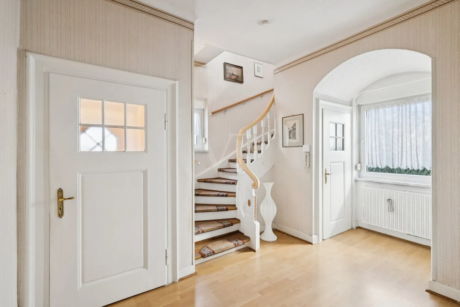 Eingangsbereich mit Windfang und Garderobe