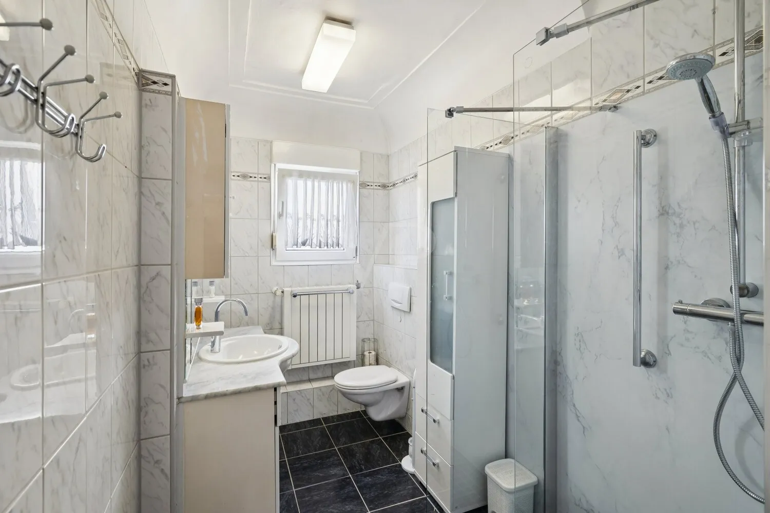 Badezimmer im Obergeschoss