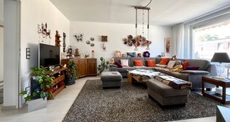 von_poll_real_estate_property_24001195_image_1