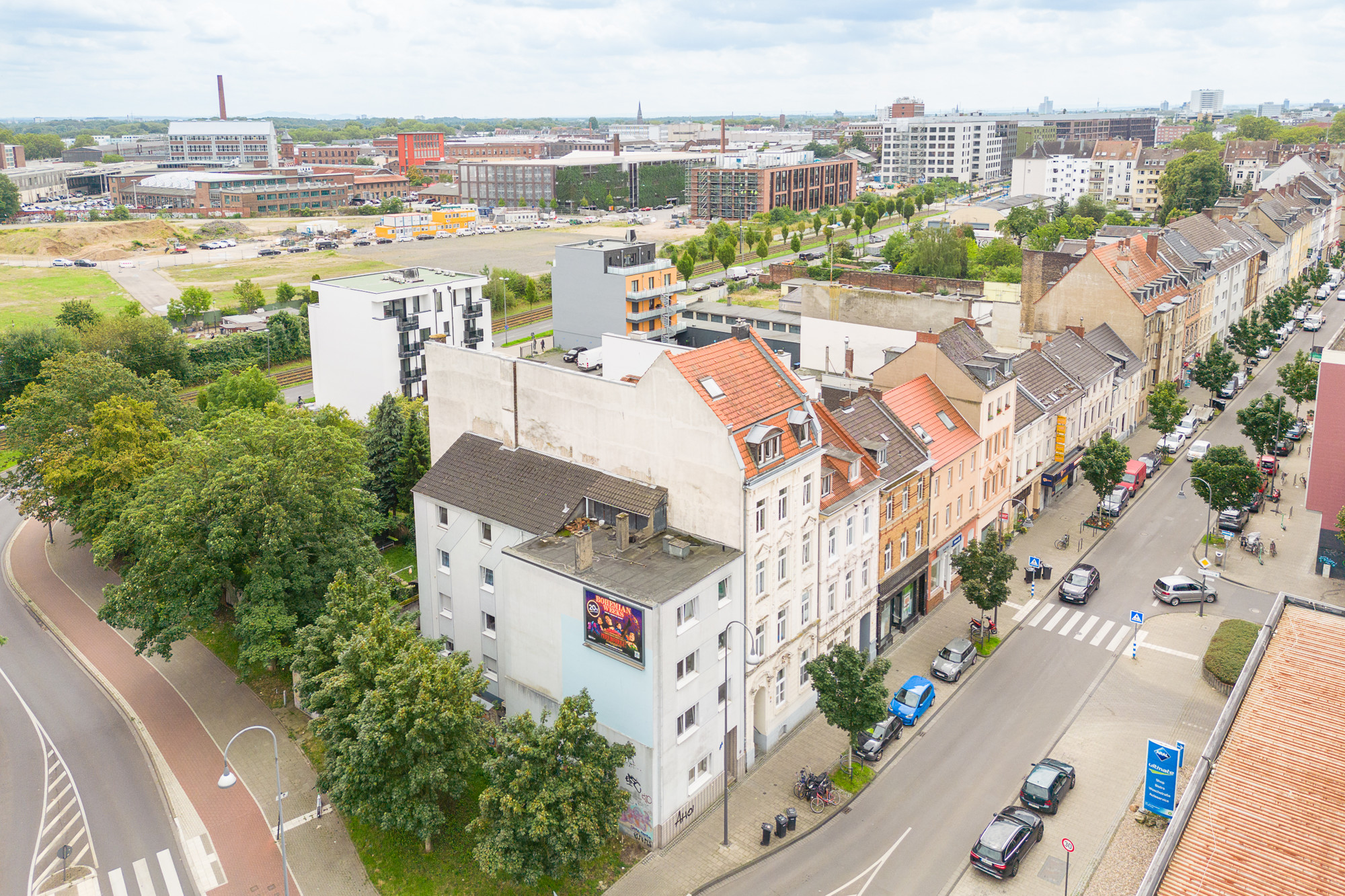 Charmanter Altbau mit 9 Wohnungen und idyllischem Garten in KölnMülheim