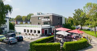 von_poll_real_estate_property_2341018A1_image_1