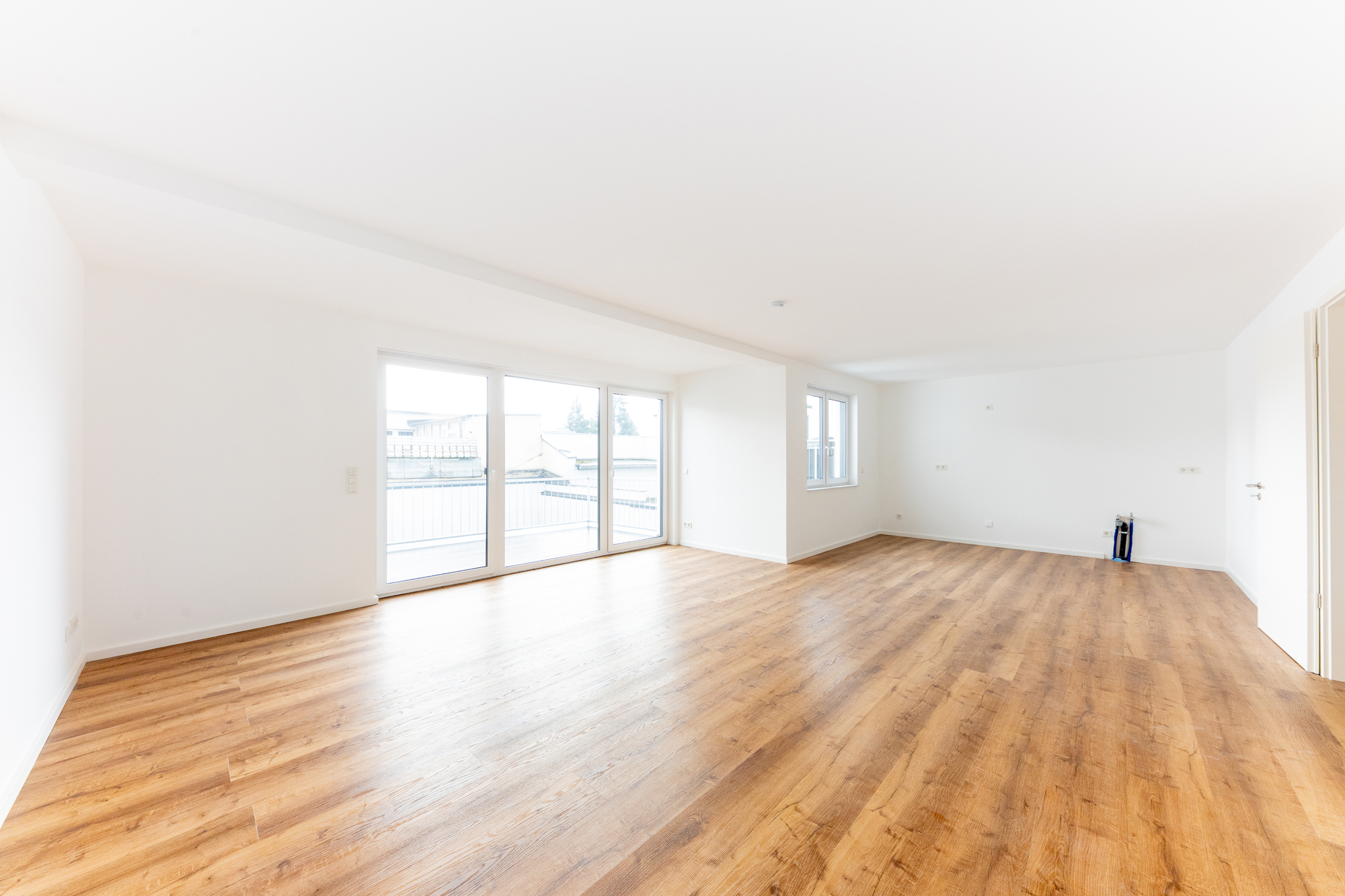 Hochwertiger Neubau mit 6 freien Wohneinheiten in Köln-Lövenich – Ideal für Anleger & Eigennutzer