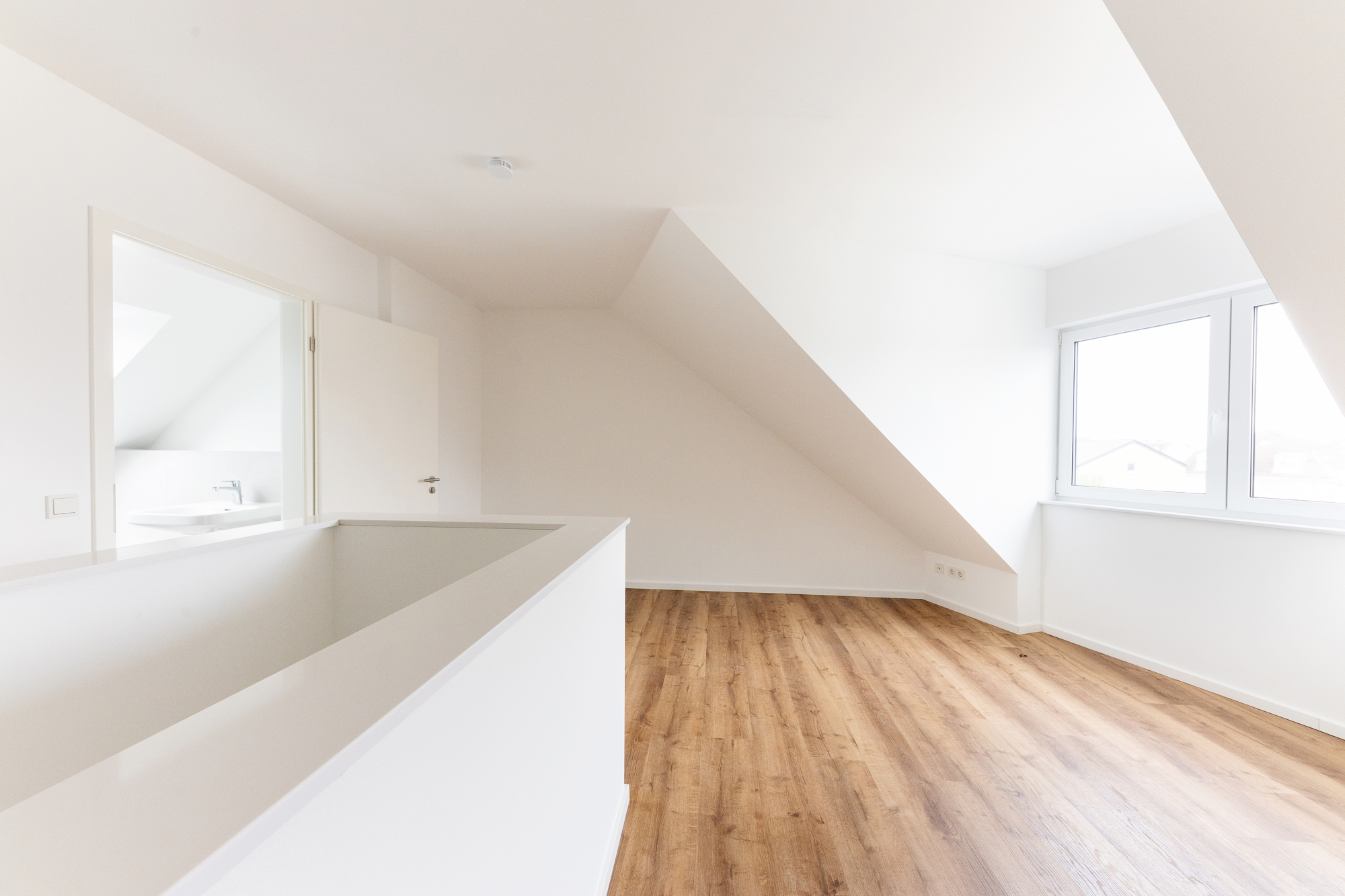 Hochwertiger Neubau mit 6 freien Wohneinheiten in Köln-Lövenich – Ideal für Anleger & Eigennutzer