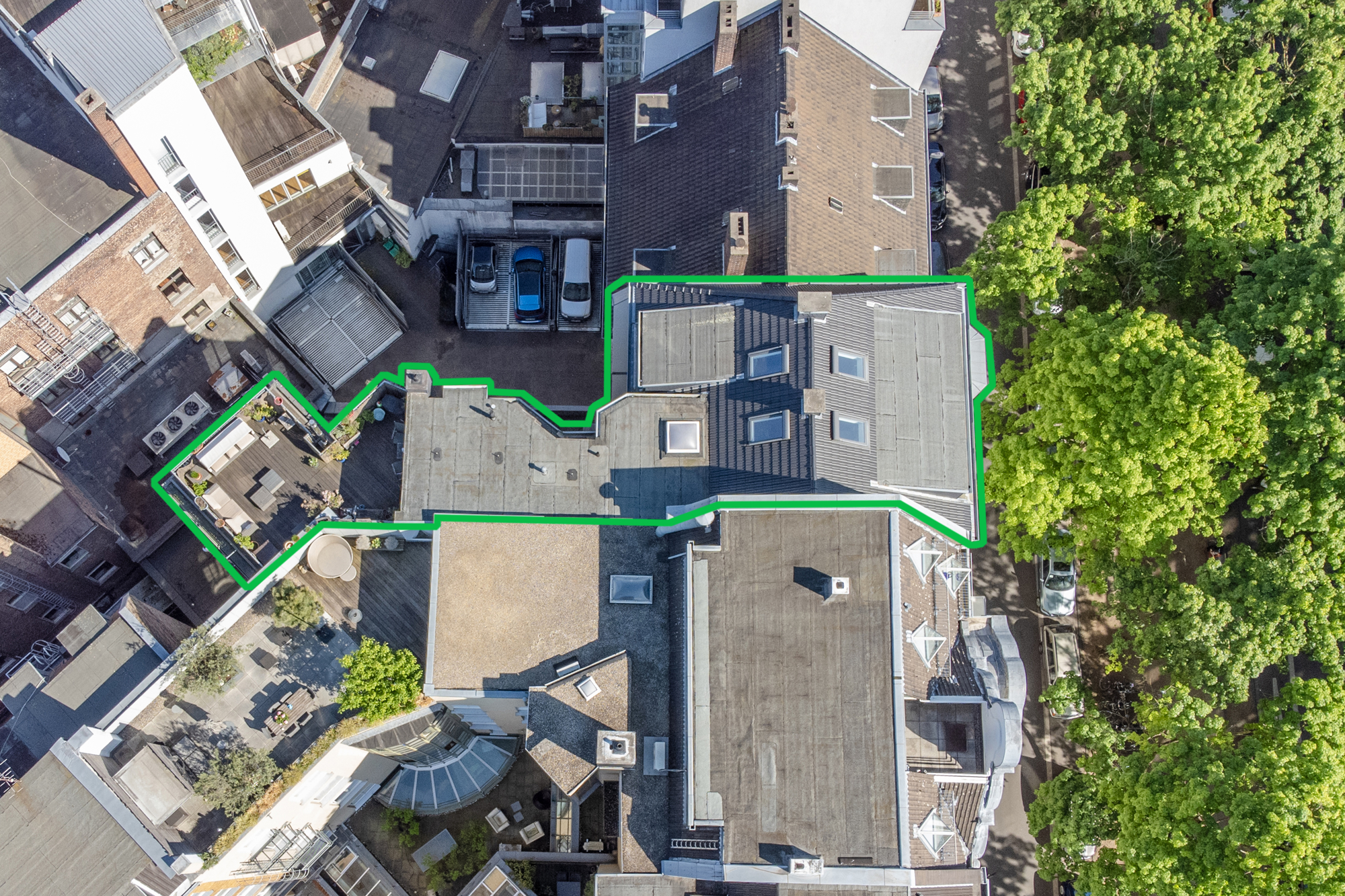 Stilvolles Altbaujuwel - Mehrparteienhaus mit freier Wohnung im Agnesviertel